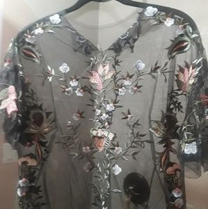 Floral top, like new condition!
